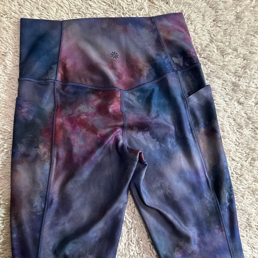 Athleta leggings size small Salutation II Capri multicolored